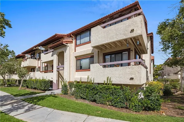 $365,000 | 18193 Sundowner Way, Unit 815, Canyon Country, CA 91387