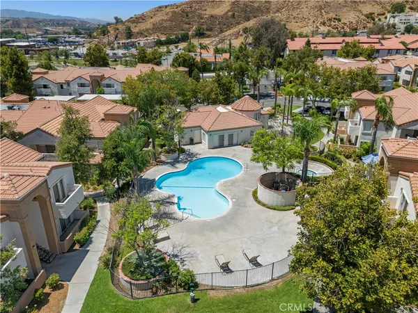 $365,000 | 18193 Sundowner Way, Unit 815, Canyon Country, CA 91387