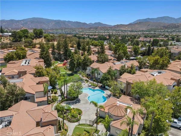 $365,000 | 18193 Sundowner Way, Unit 815, Canyon Country, CA 91387