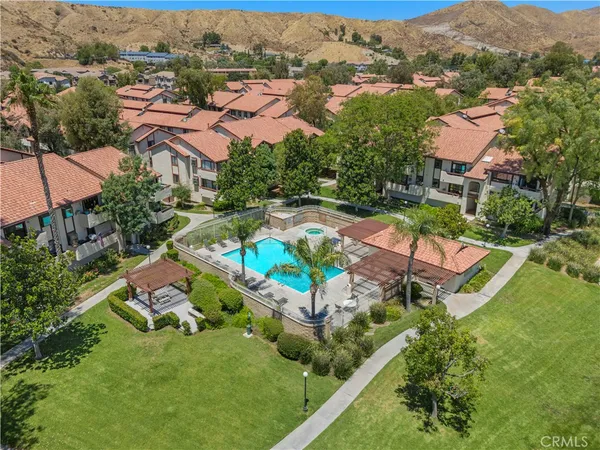 $365,000 | 18193 Sundowner Way, Unit 815, Canyon Country, CA 91387