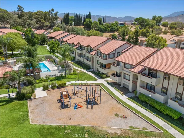 $365,000 | 18193 Sundowner Way, Unit 815, Canyon Country, CA 91387