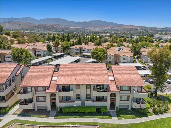 $365,000 | 18193 Sundowner Way, Unit 815, Canyon Country, CA 91387