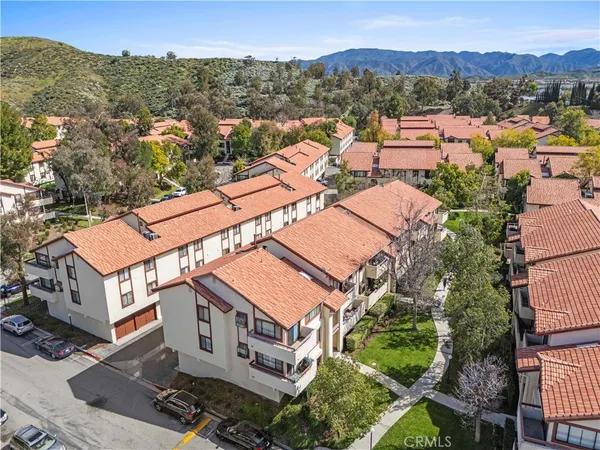 $365,000 | 18193 Sundowner Way, Unit 815, Canyon Country, CA 91387