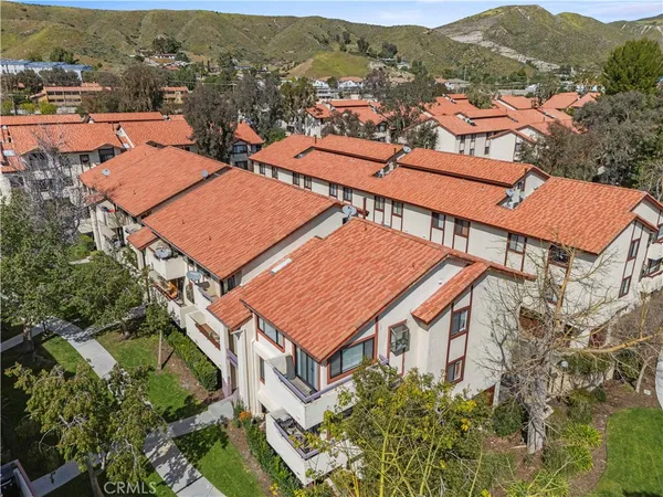 $365,000 | 18193 Sundowner Way, Unit 815, Canyon Country, CA 91387