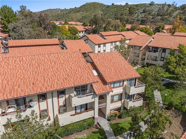 $365,000 | 18193 Sundowner Way, Unit 815, Canyon Country, CA 91387