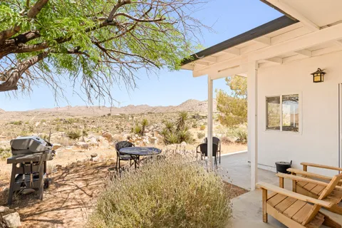 $699,000 | 8669 Vía Rocosa, Joshua Tree, CA 92252