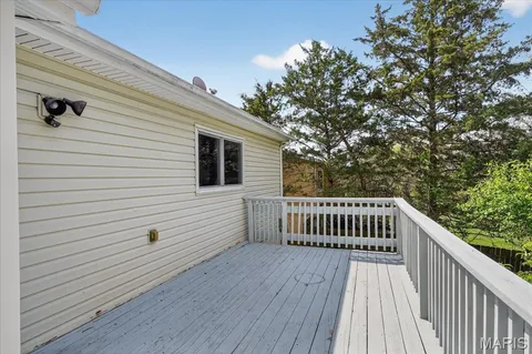 $327,000 | 899 Parma Drive, Ballwin, MO 63021