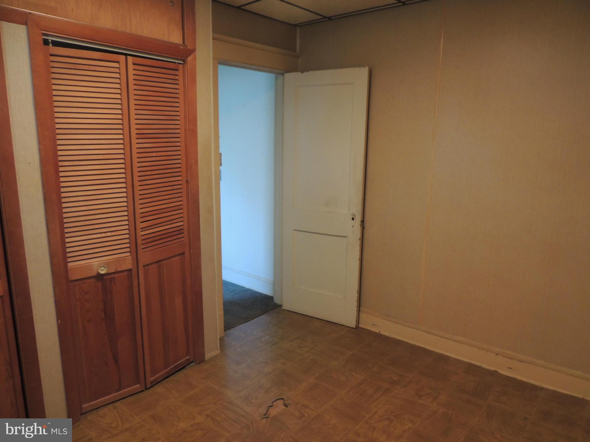 2124 Oak Road Baltimore, MD 21219 - Photo 12 of 20 a view of a small space