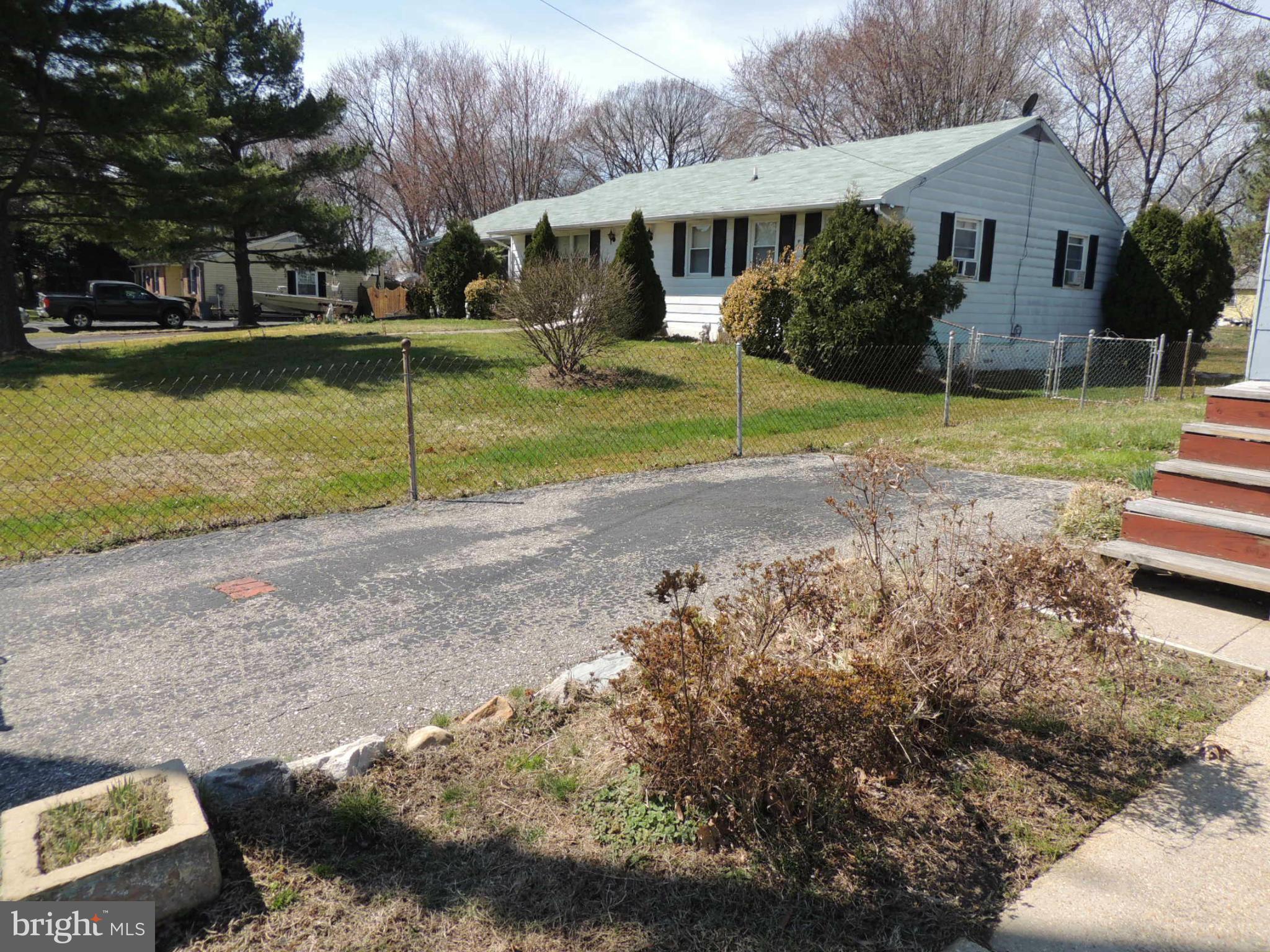 2124 Oak Road Baltimore, MD 21219 - Photo 19 of 20 a view of a house with backyard and a patio