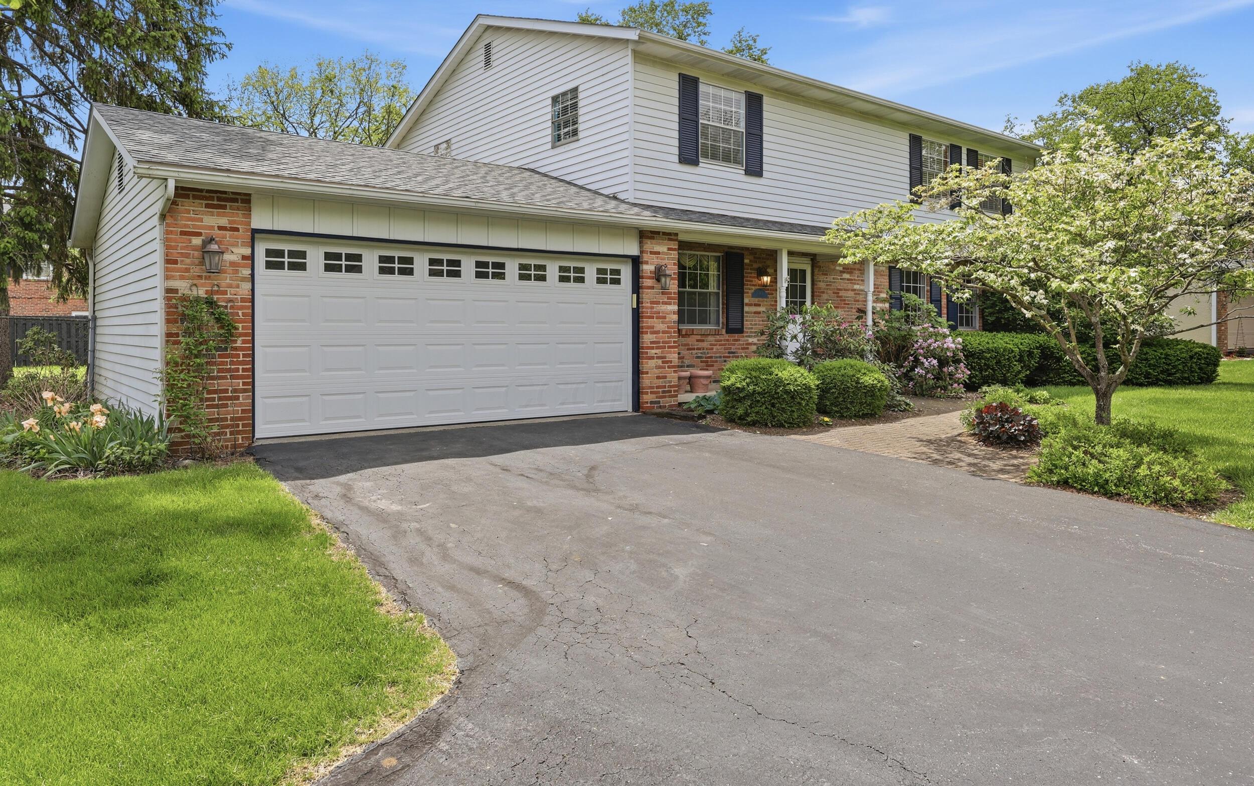 2245 Lane Road Columbus, OH 43220 - Photo 37 of 41 Large Driveway