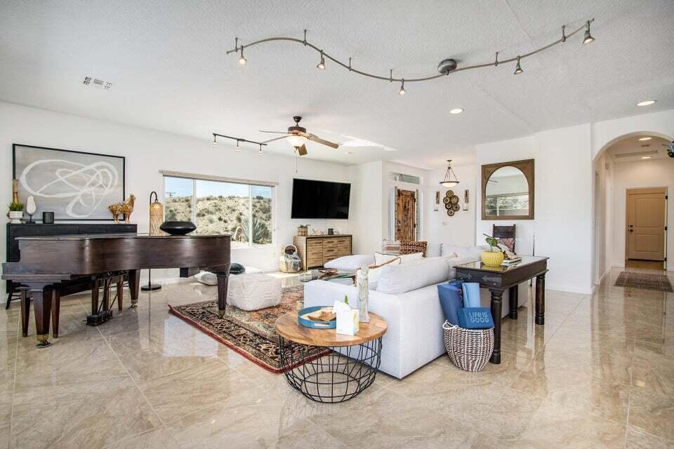 57258 Buena Suerte Road Yucca Valley, CA 92284 - Photo 11 of 54 20230117232338297083000000-o