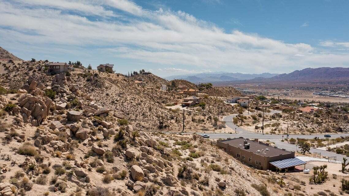 57258 Buena Suerte Road Yucca Valley, CA 92284 - Photo 4 of 54 20230117232438496350000000-o