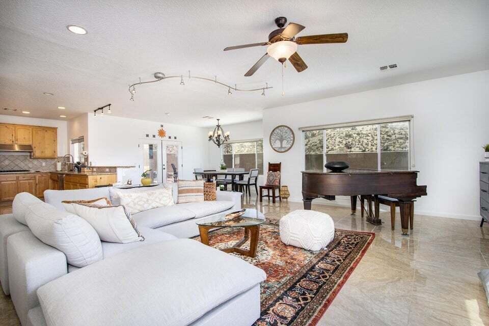 57258 Buena Suerte Road Yucca Valley, CA 92284 - Photo 10 of 54 20230117232346041086000000-o