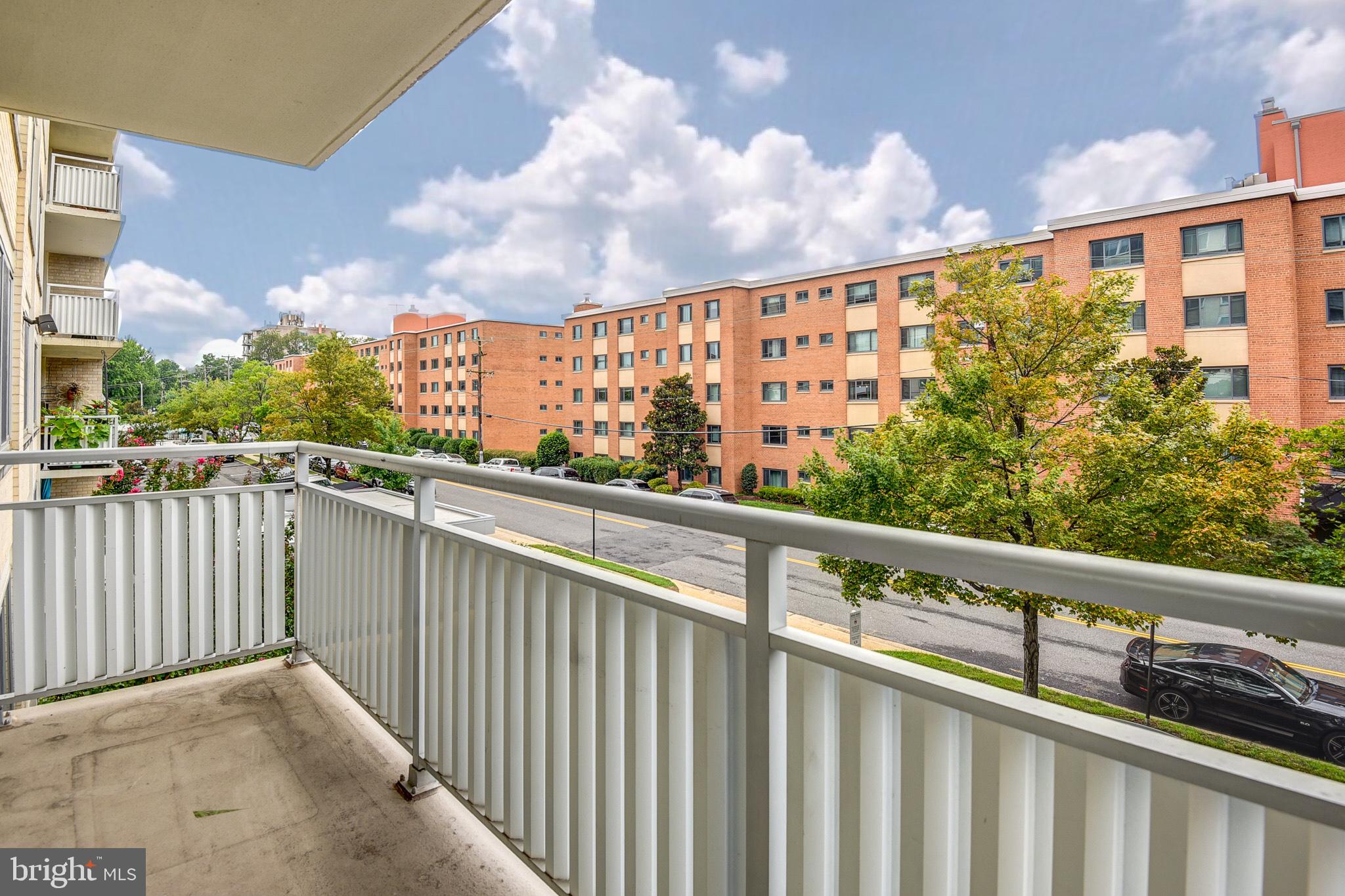 1301 South Arlington Ridge Road, Unit 310 Arlington, VA 22202 - Photo 3 of 21 Gallery Image 3