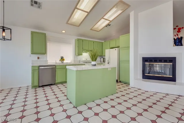 $1,900 | 3974 South Roundwood Street, Las Vegas, NV 89147