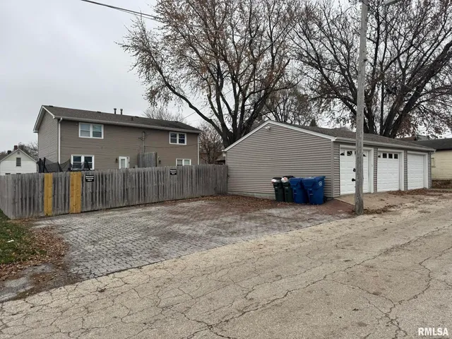 $1,500 | 1728 Taylor Street, Davenport, IA 52804