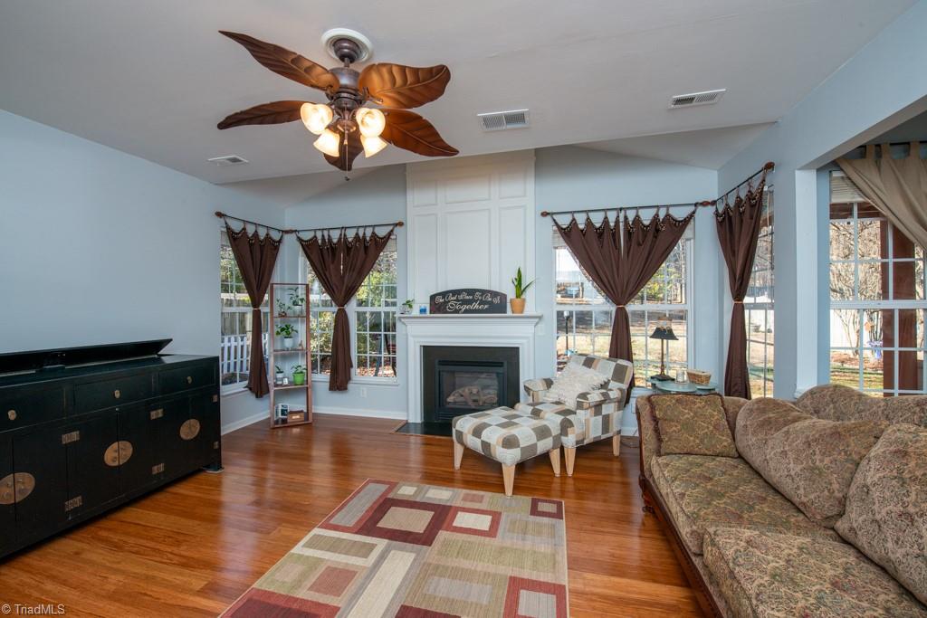 4555 Fairport Court High Point, NC 27265 - Photo 11 of 48