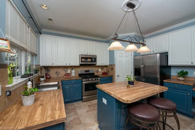 $375,000 | 4555 Fairport Court, High Point, NC 27265