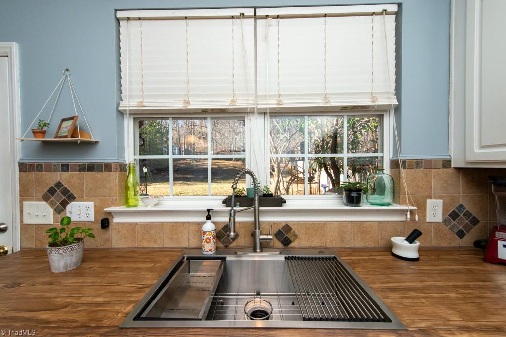 4555 Fairport Court High Point, NC 27265 - Photo 20 of 48