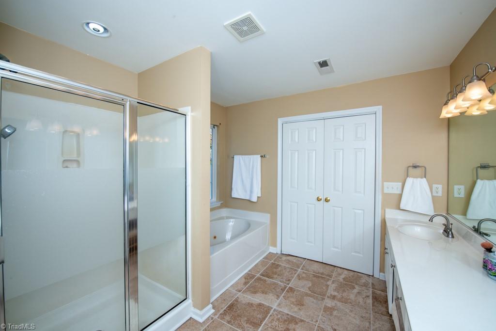 4555 Fairport Court High Point, NC 27265 - Photo 27 of 48