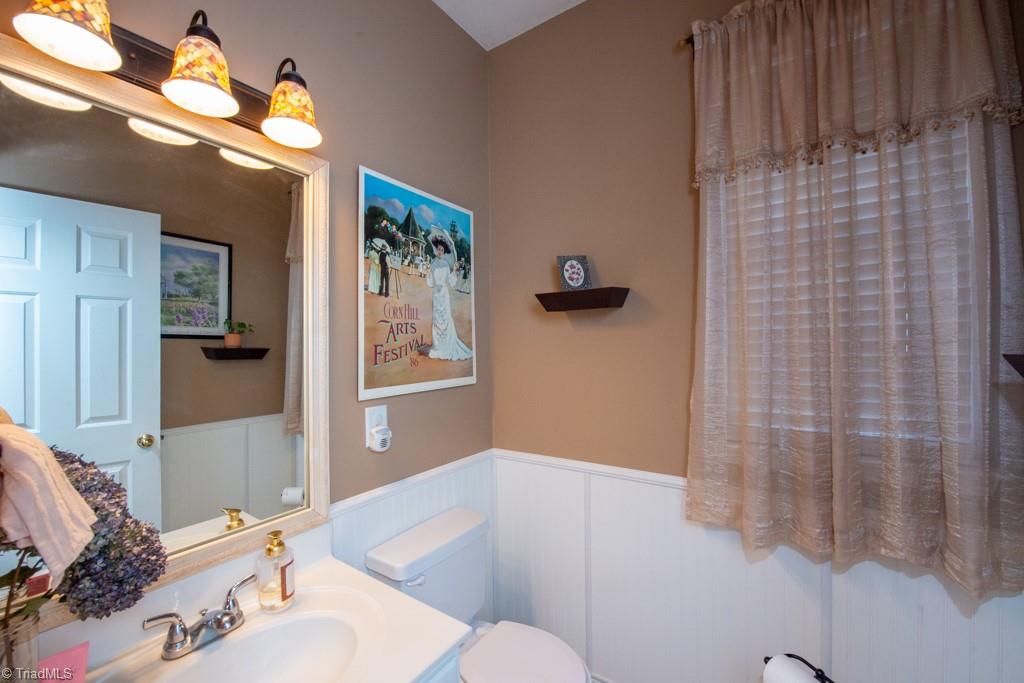 4555 Fairport Court High Point, NC 27265 - Photo 8 of 48