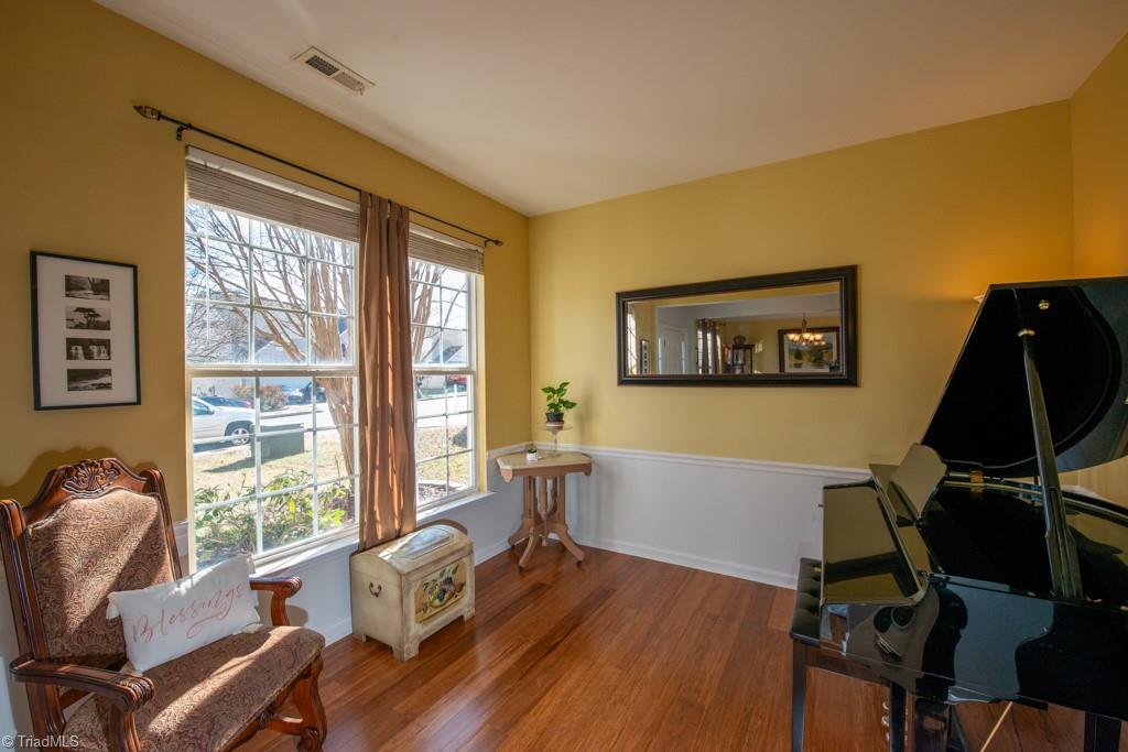 4555 Fairport Court High Point, NC 27265 - Photo 9 of 48