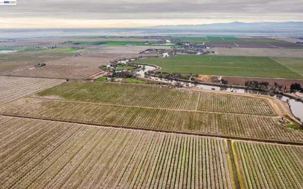 a view of a tennis court