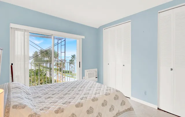 $325,000 | 3030 South Ocean Boulevard, Unit 332, Palm Beach, FL 33480