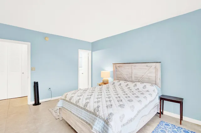 $325,000 | 3030 South Ocean Boulevard, Unit 332, Palm Beach, FL 33480