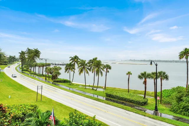 $325,000 | 3030 South Ocean Boulevard, Unit 332, Palm Beach, FL 33480