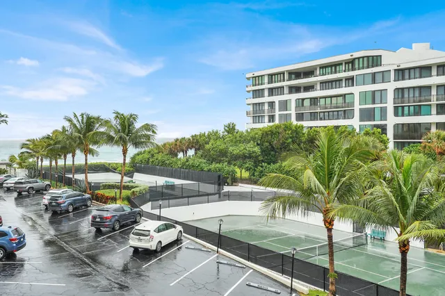 $325,000 | 3030 South Ocean Boulevard, Unit 332, Palm Beach, FL 33480
