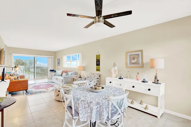 $325,000 | 3030 South Ocean Boulevard, Unit 332, Palm Beach, FL 33480