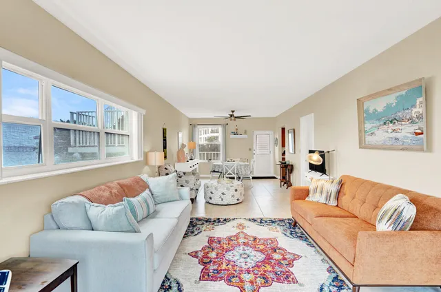 $325,000 | 3030 South Ocean Boulevard, Unit 332, Palm Beach, FL 33480