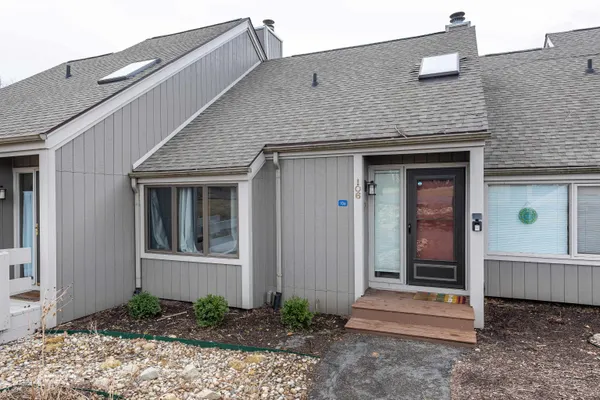 $229,900 | 106 Plum Cove Drive, Galena, IL 61036