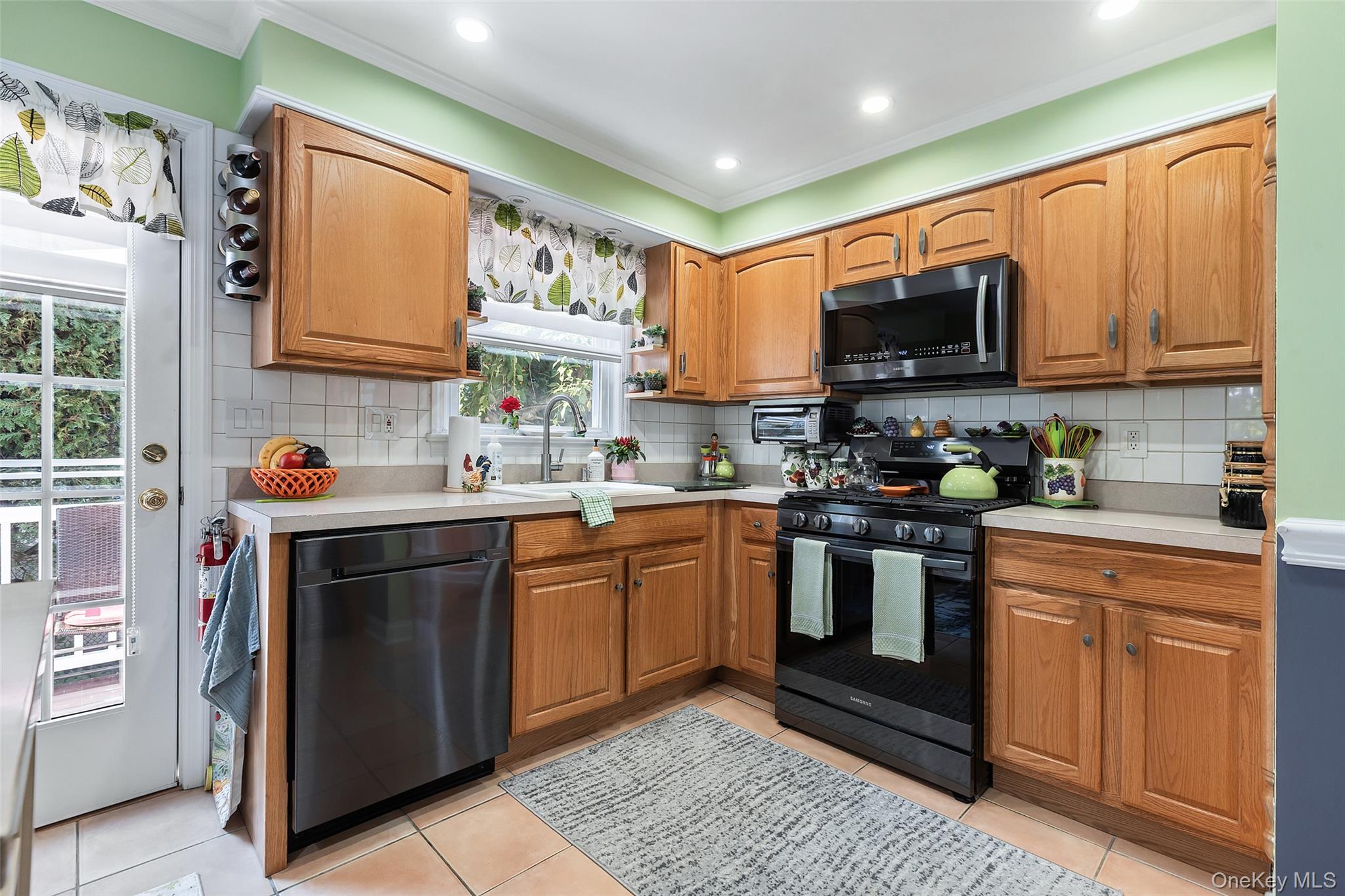 11 Brook Road Port Chester, NY 10573 - Photo 7 of 32