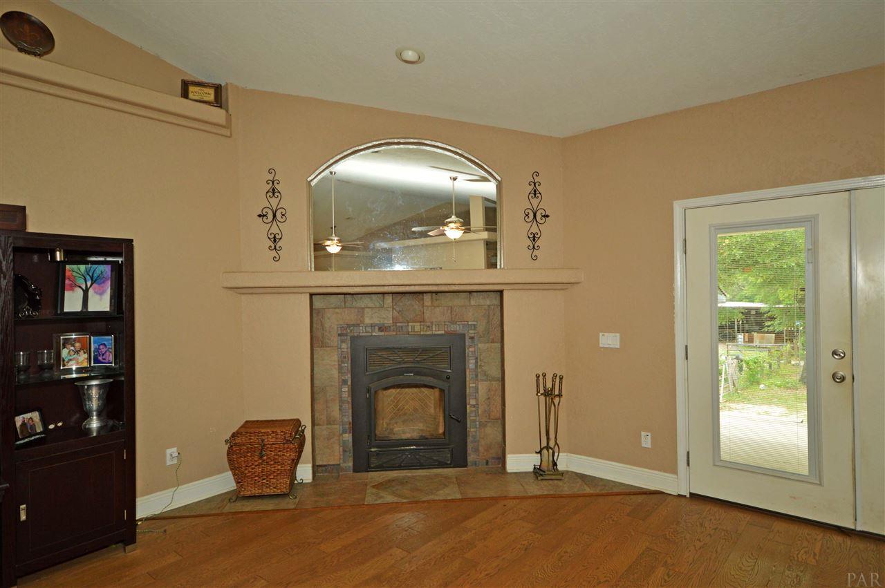 4615 B B Lowery Road Milton, FL 32583 - Photo 13 of 49 Gallery Image 13