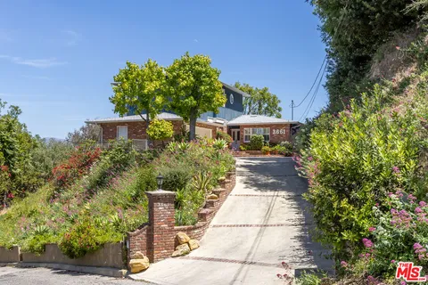 $1,699,999 | 3661 Sunswept Drive, Studio City, CA 91604