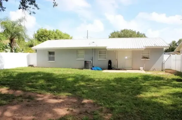 $1,900 | 15144 Jeanie Lane, Dade City, FL 33523