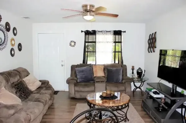 $1,900 | 15144 Jeanie Lane, Dade City, FL 33523