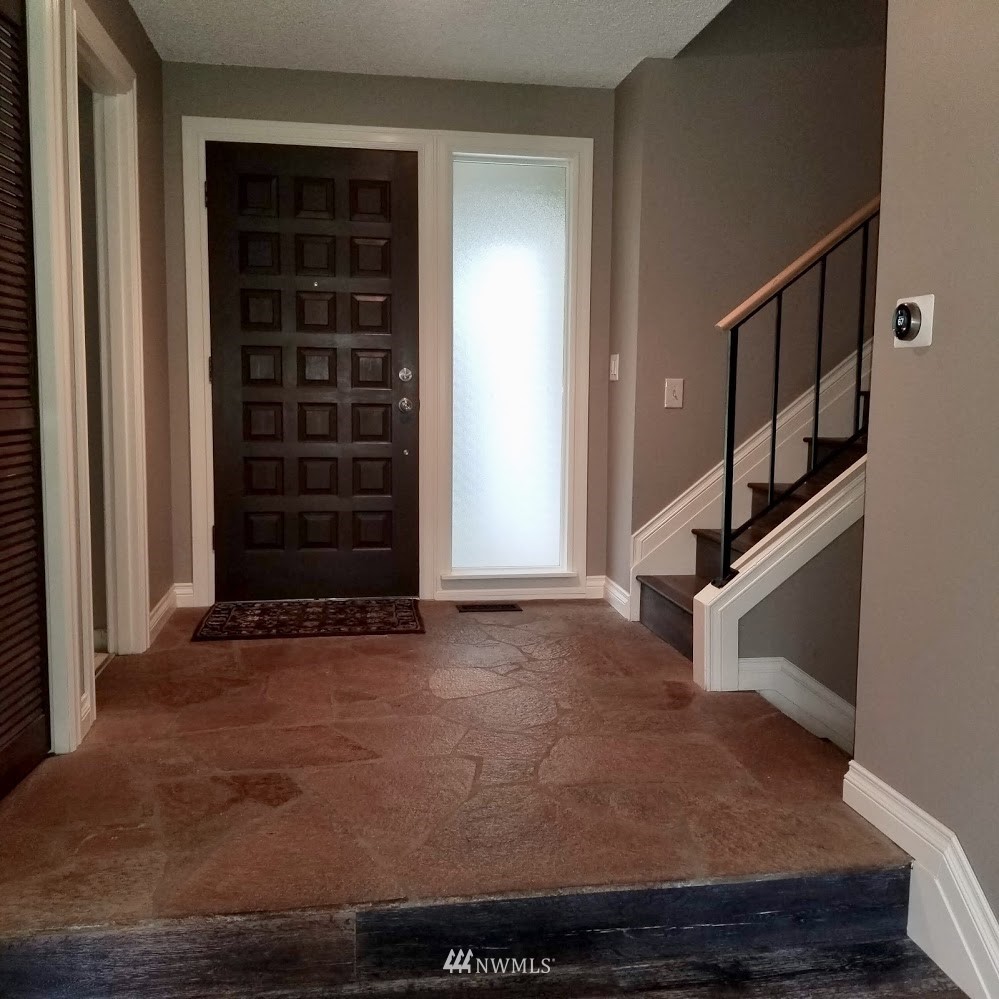 17023 154th Place Southeast Renton, WA 98058 - Photo 5 of 24 an empty room with window