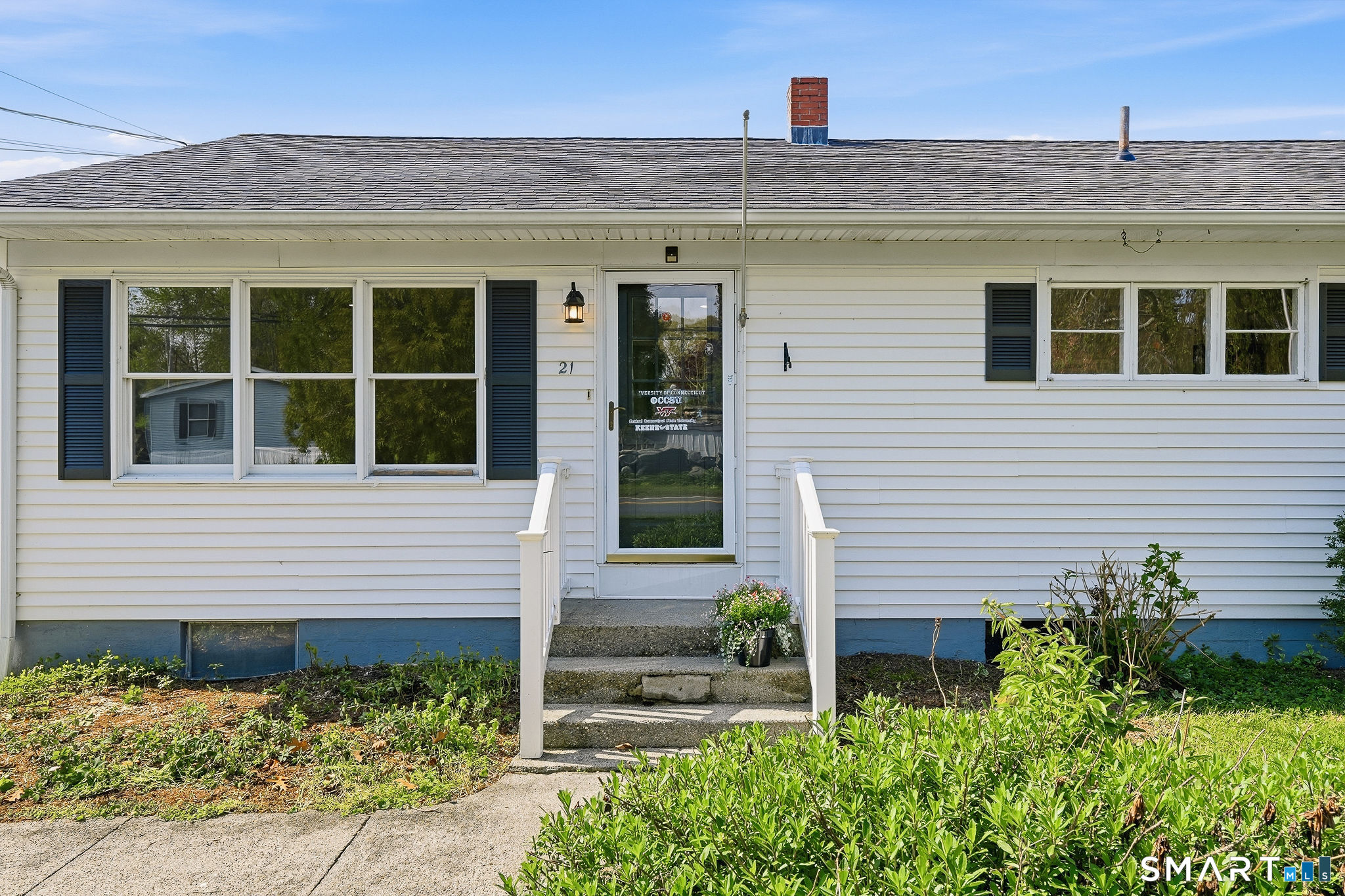 21 Tower Avenue Groton, CT 06340 - Photo 3 of 39