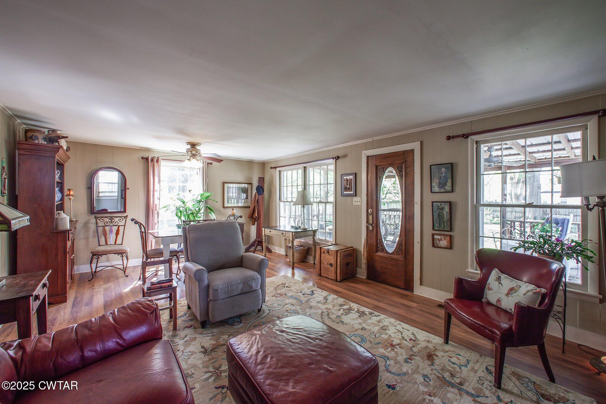 302 Walnut Street Jackson, TN 38301 - Photo 9 of 38 a living room with furniture and a window
