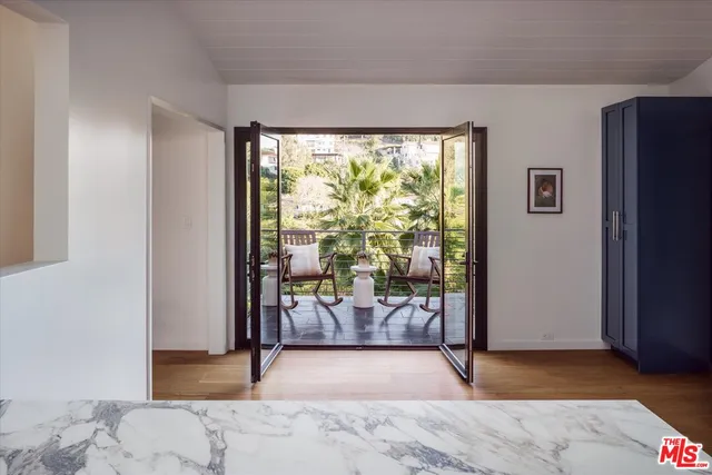 $2,485,000 | 5692 Holly Oak Drive, Los Angeles, CA 90068