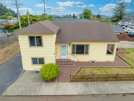 241 North 21st Street Reedsport, OR 97467 - Photo 33 of 44 Exterior