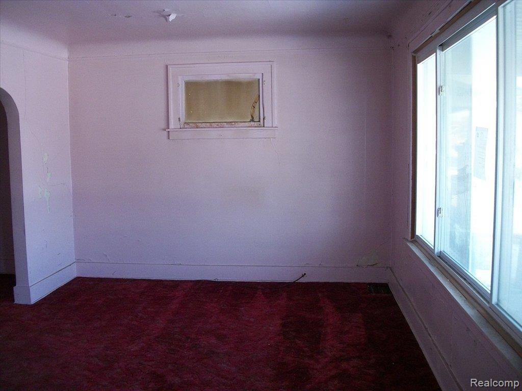 4405 Alter Road Detroit, MI 48215 - Photo 9 of 11 261-801543-living - lwr