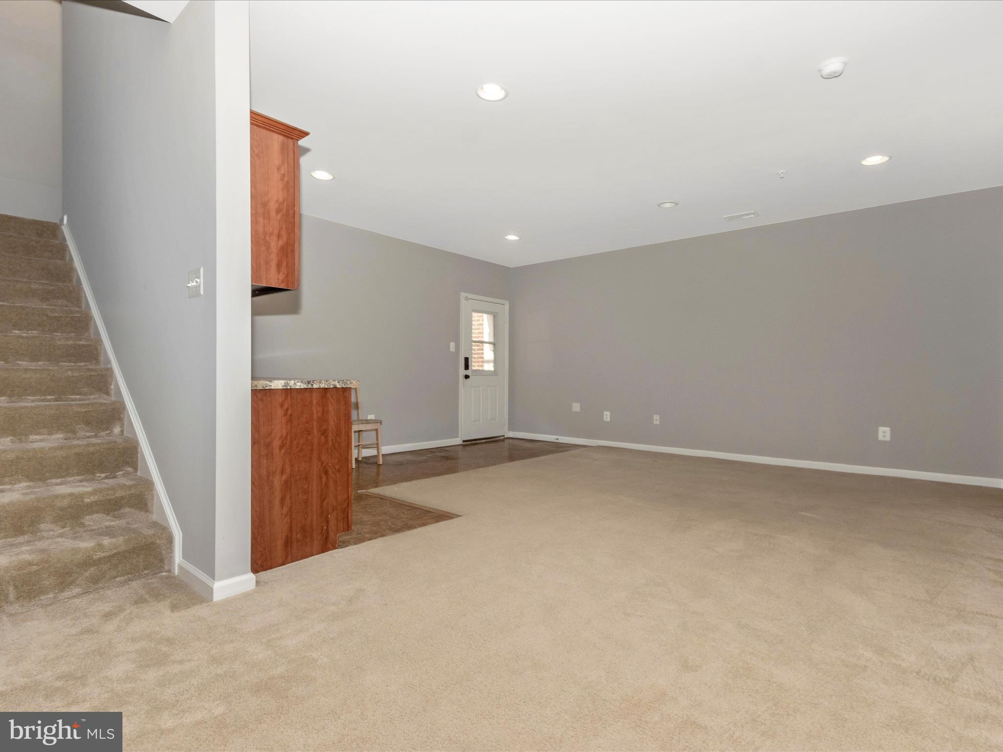 7208 Maisson Ridge Circle Beltsville, MD 20705 - Photo 33 of 53 en empty room with windows
