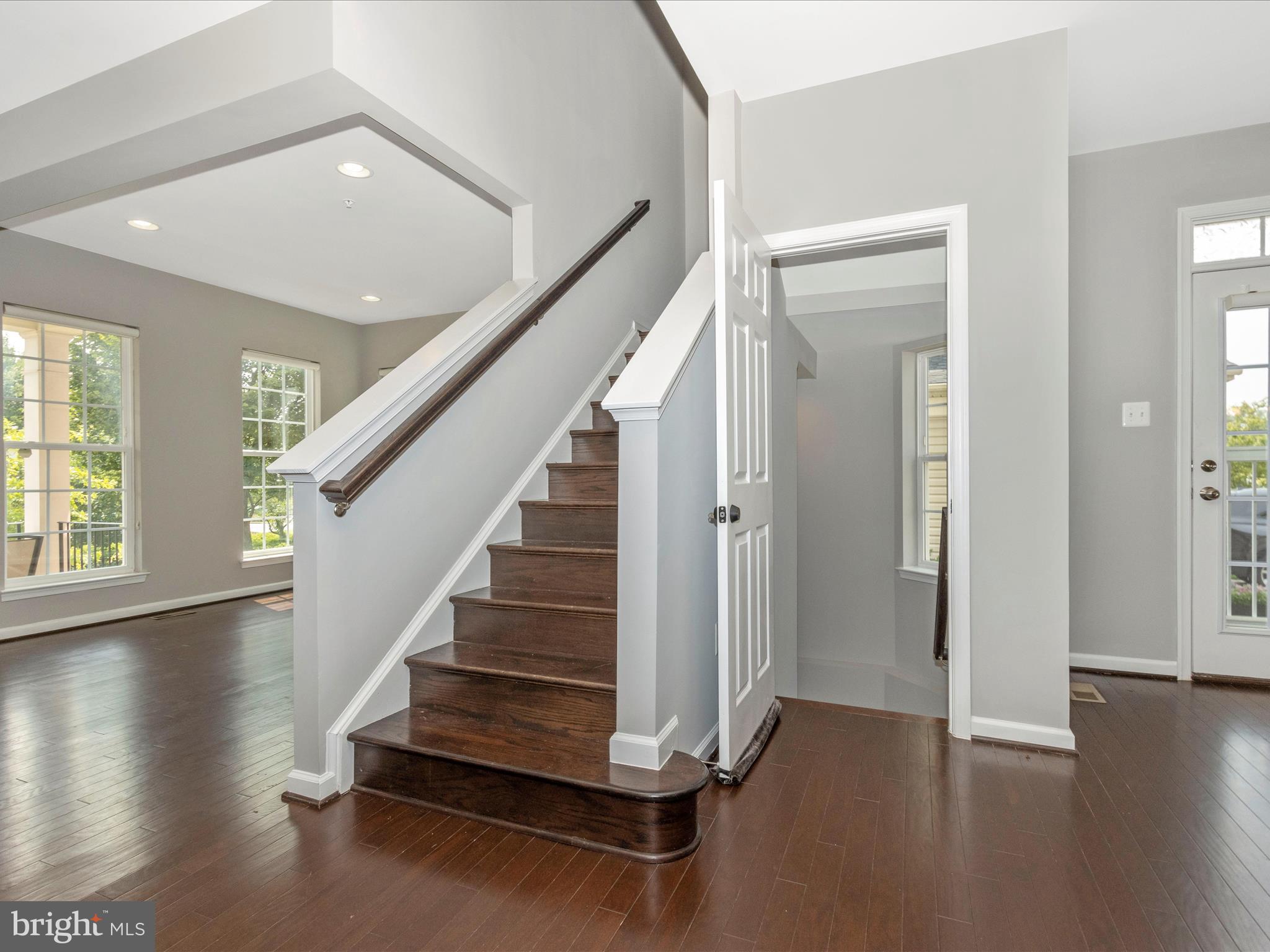 7208 Maisson Ridge Circle Beltsville, MD 20705 - Photo 8 of 53 Staircase