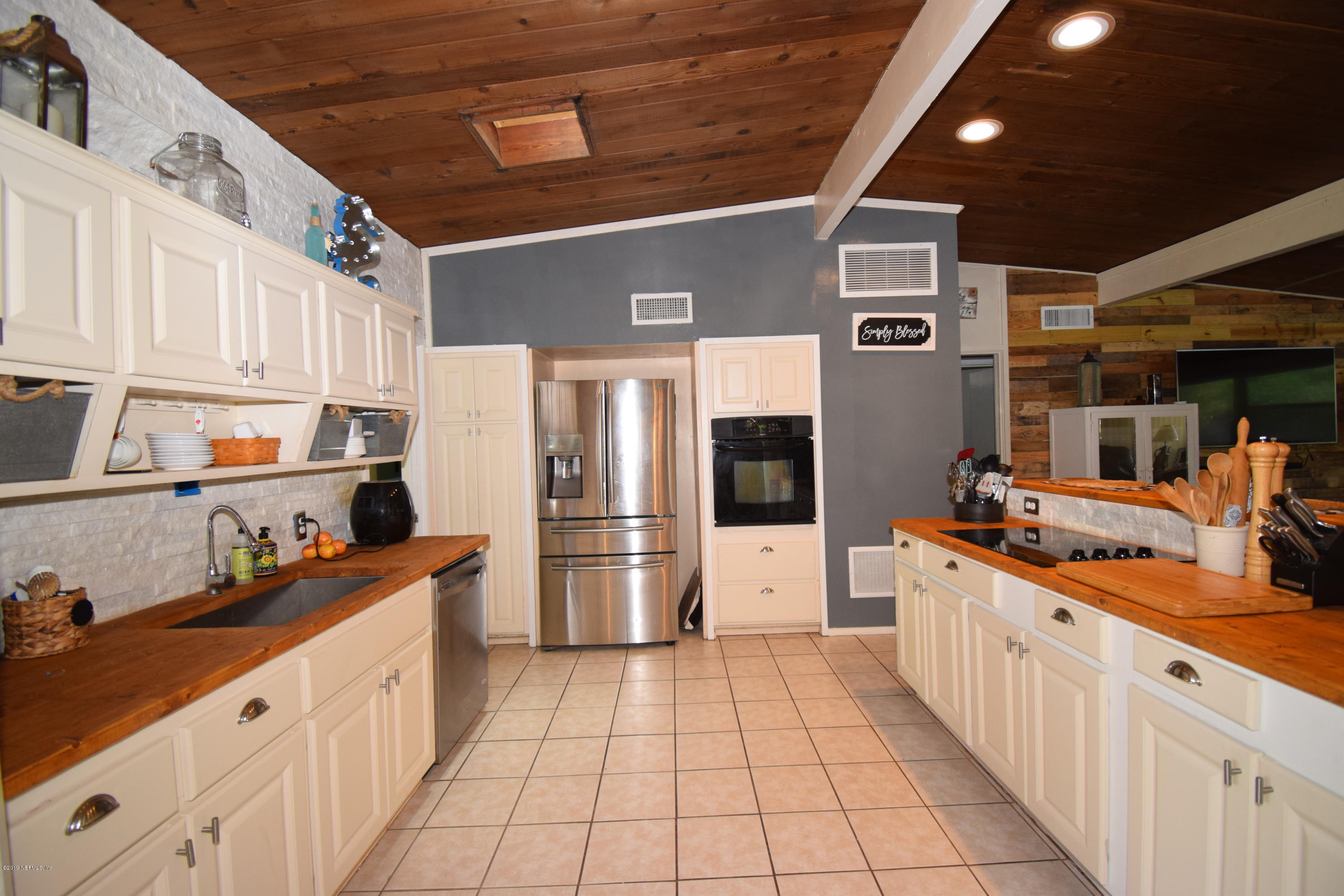 7038 Diamond Head Road Jacksonville, FL 32216 - Photo 4 of 25 DSC_1007