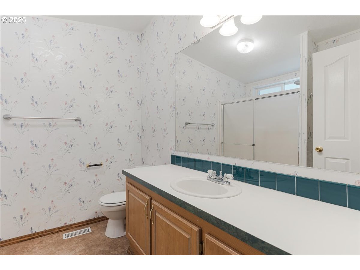 14674 Bluegrass Loop Sisters, OR 97759 - Photo 14 of 23