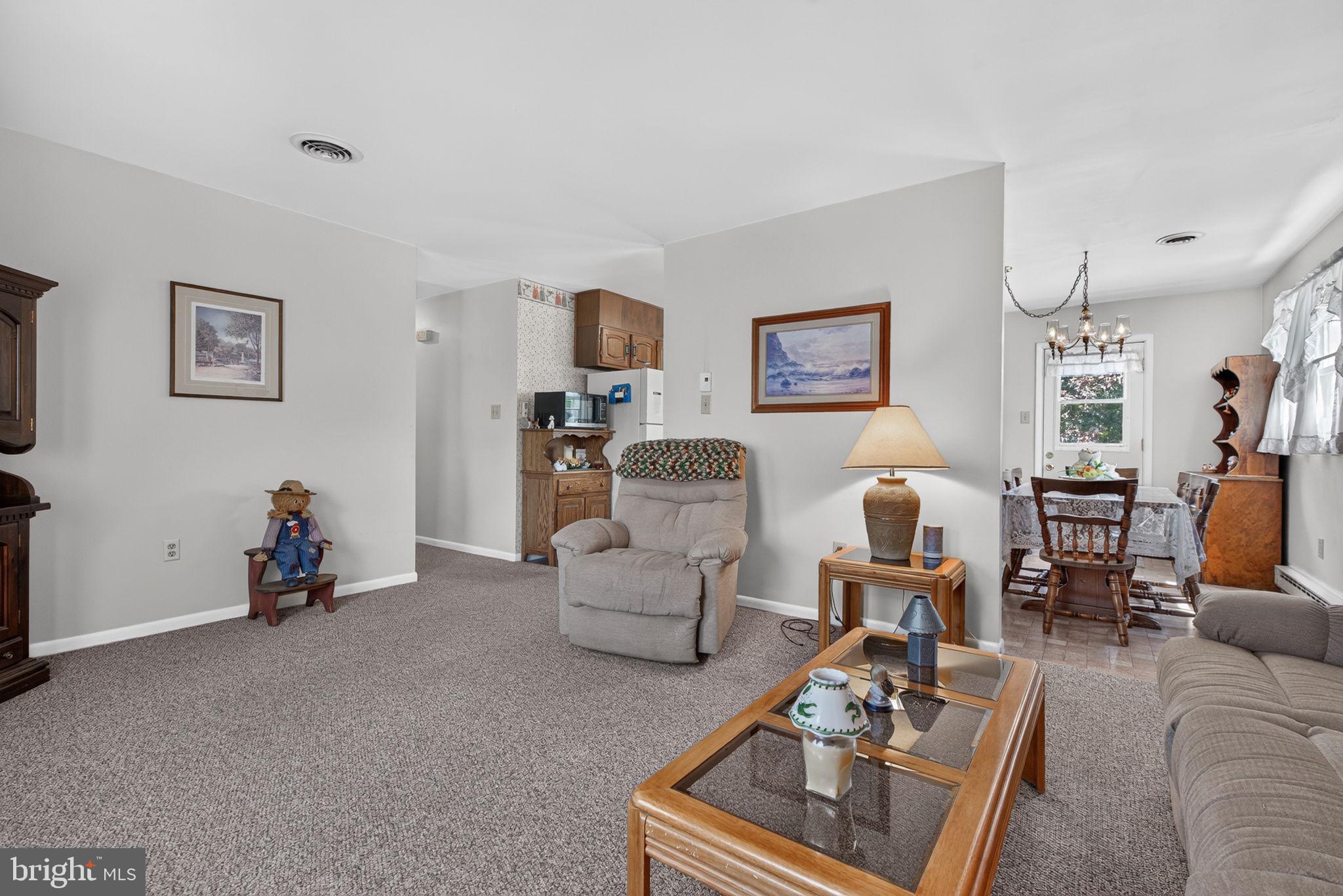 949 Brunnerville Road Lititz, PA 17543 - Photo 8 of 39 Nice flow to dining area